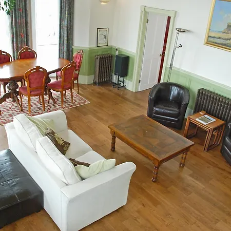 The Grand Terrace 펜션 솔트번바이더씨